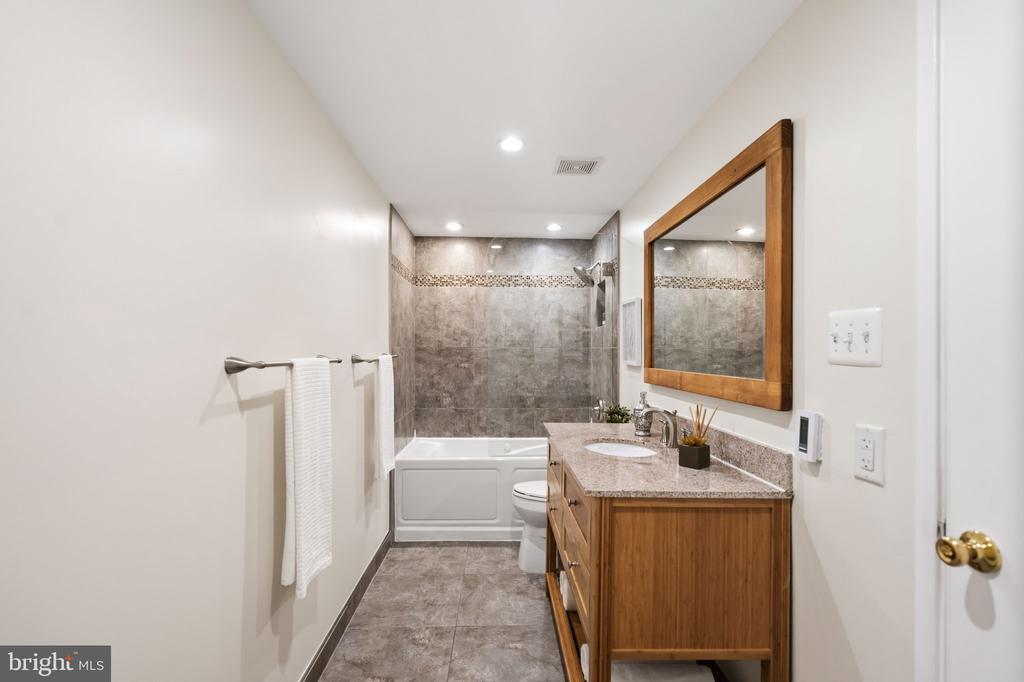 3225 GRACE STREET NW Unit: 226