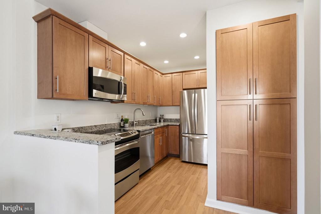 3225 GRACE STREET NW Unit: 226