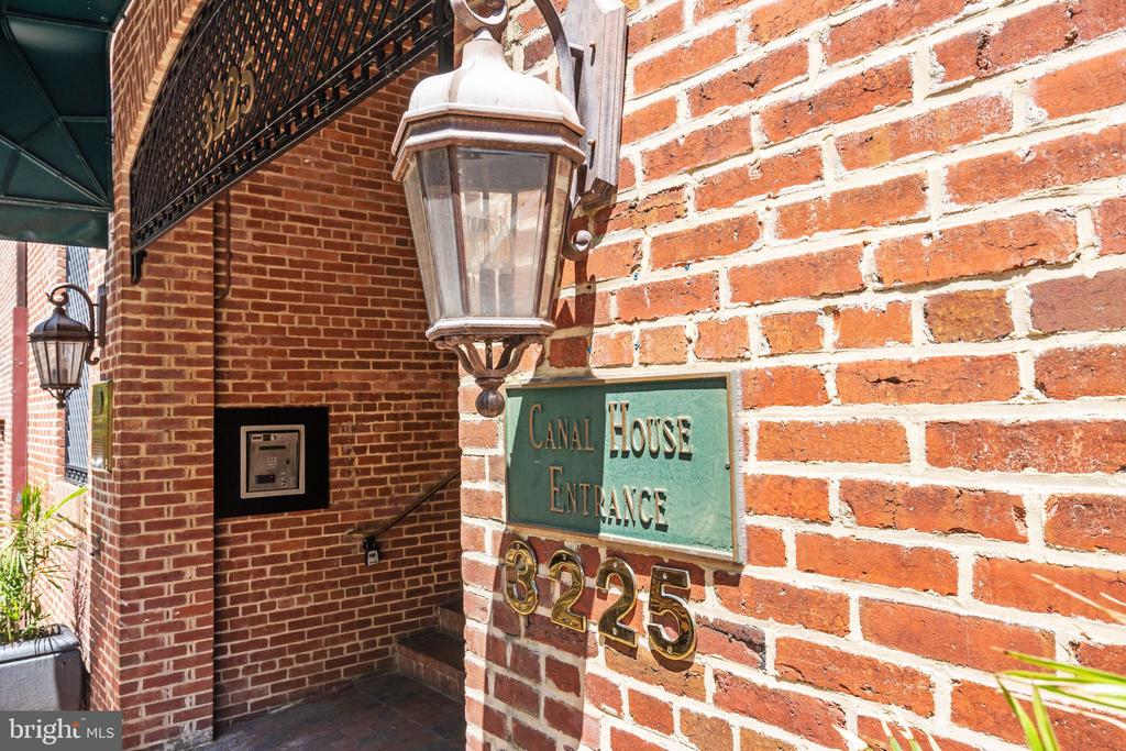 3225 GRACE STREET NW Unit: 226