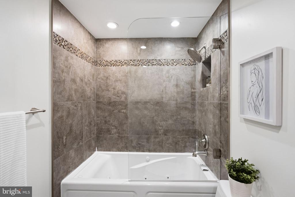 3225 GRACE STREET NW Unit: 226