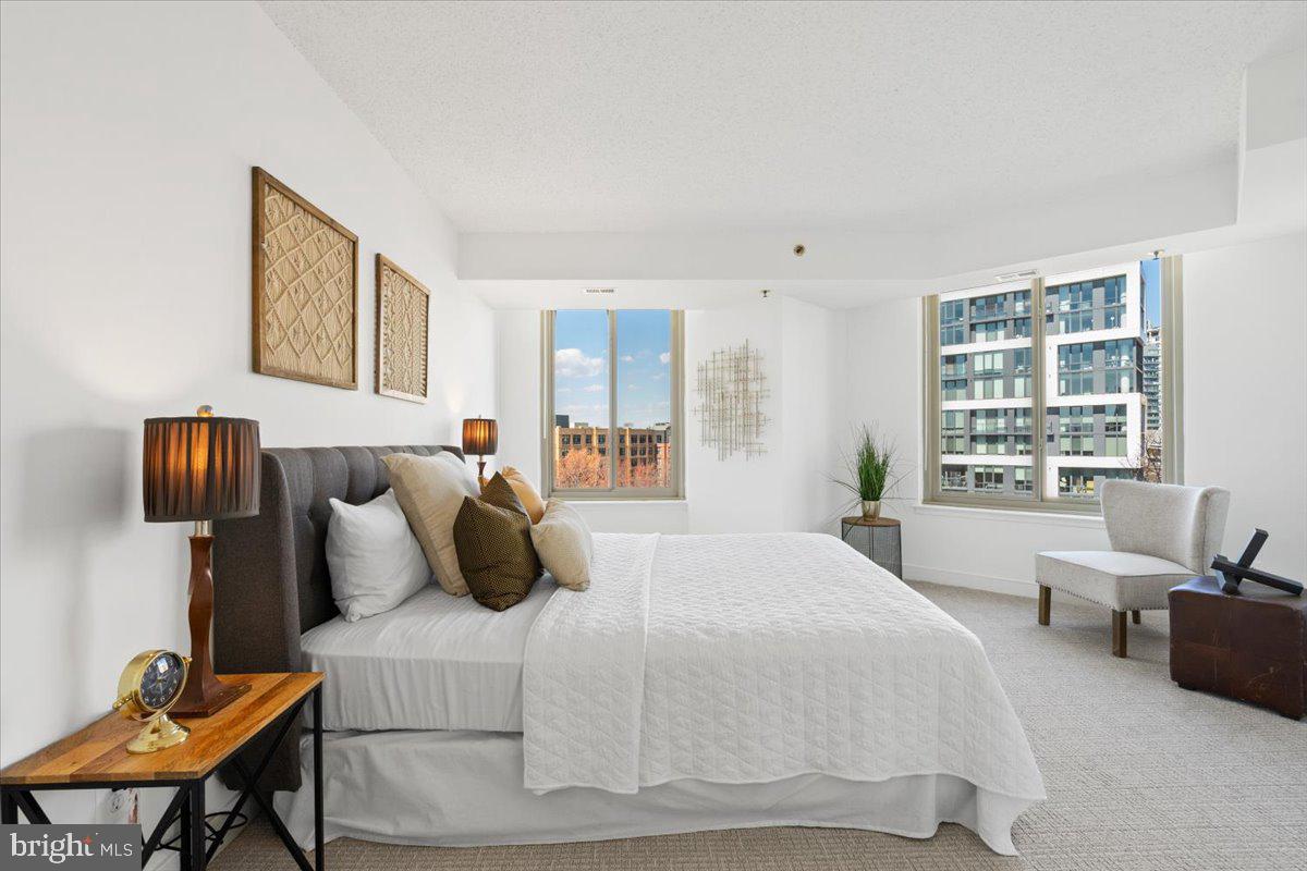 7500 Woodmont Ave #S817