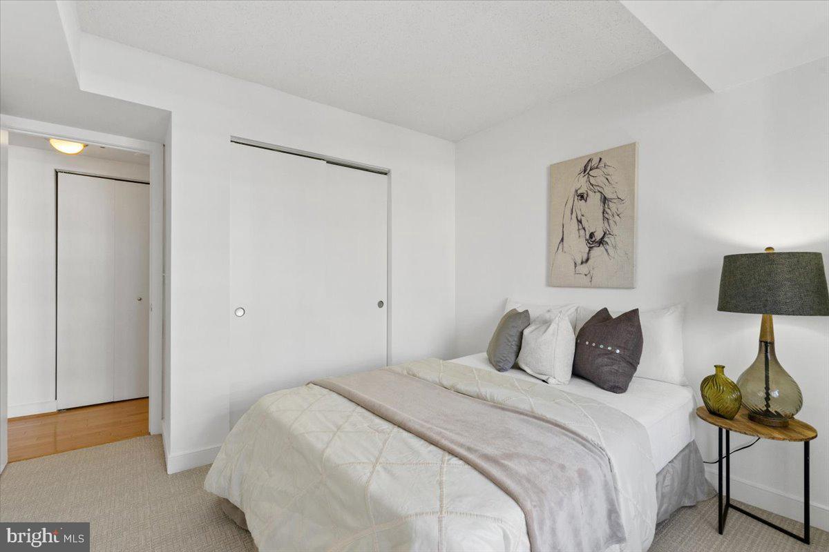 7500 Woodmont Ave #S817