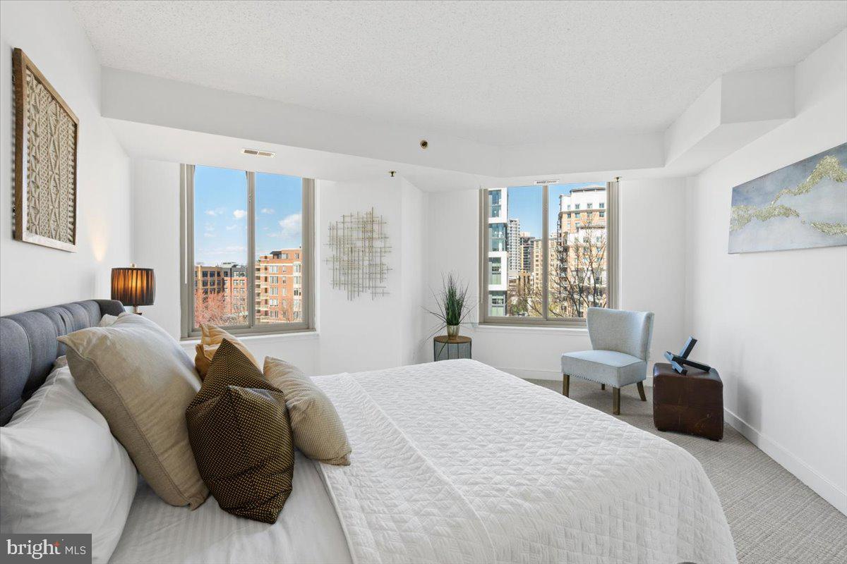 7500 Woodmont Ave #S817