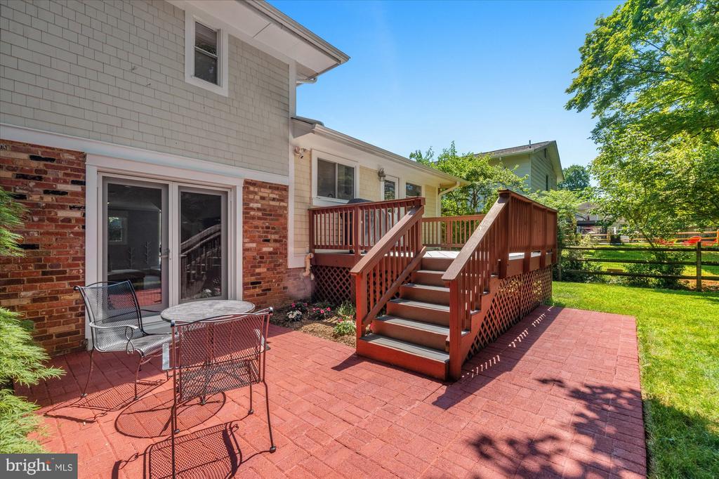 8706 Bradmoor Dr
