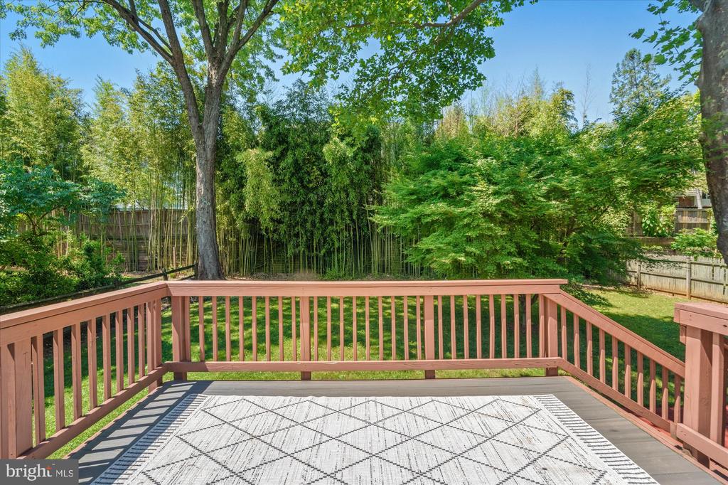 8706 Bradmoor Dr