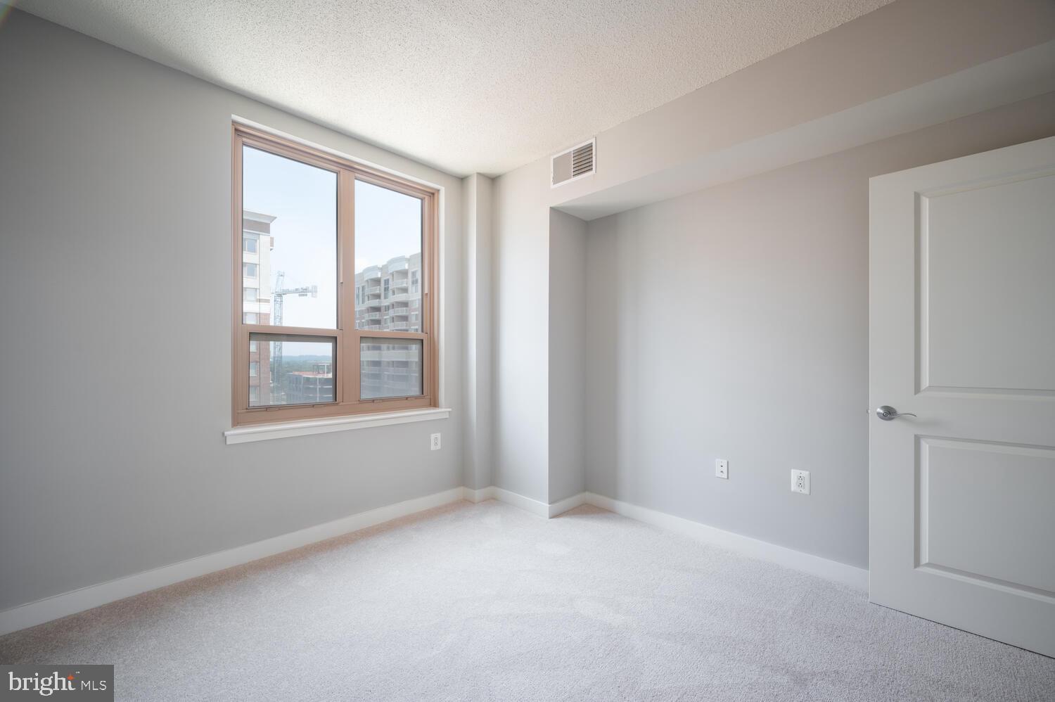 888 N Quincy St #1502