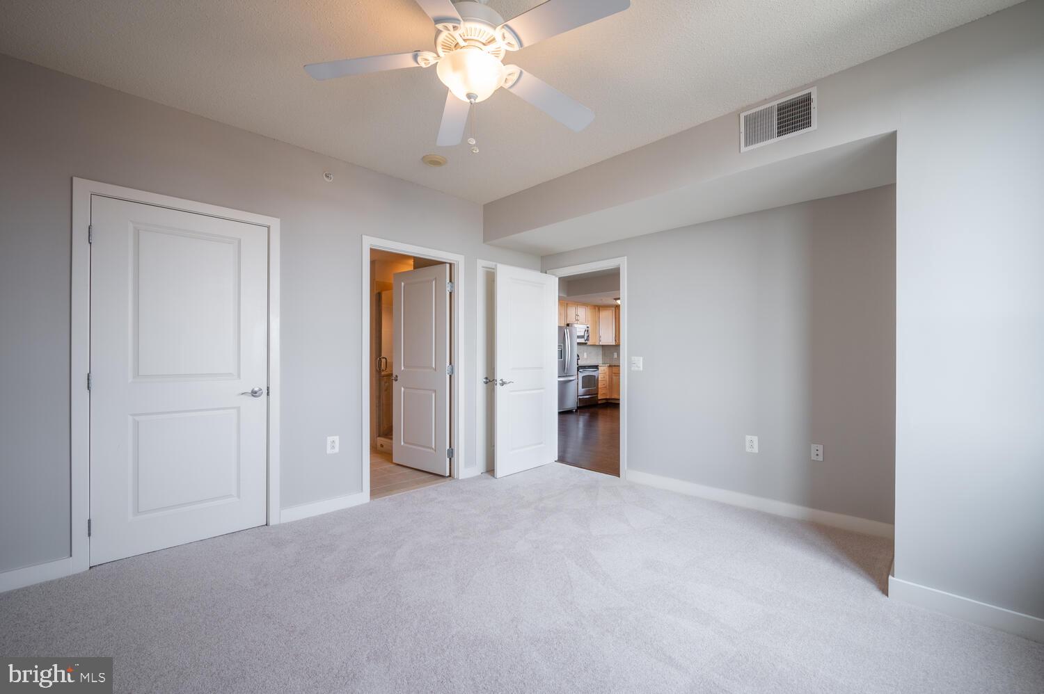 888 N Quincy St #1502