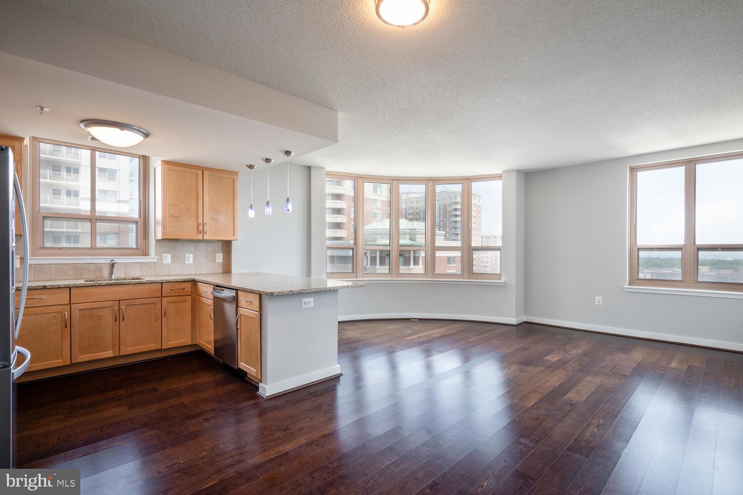 888 N Quincy St #1502