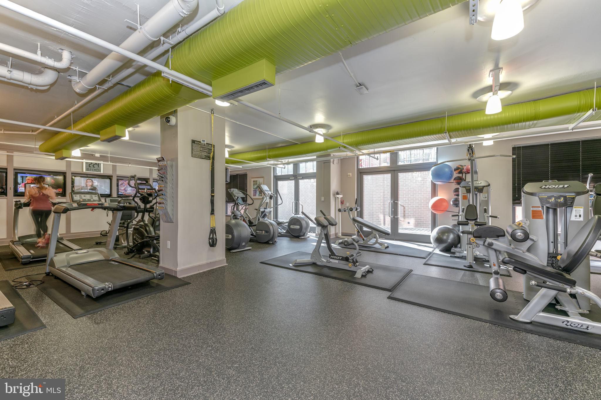 1021 N Garfield St #633