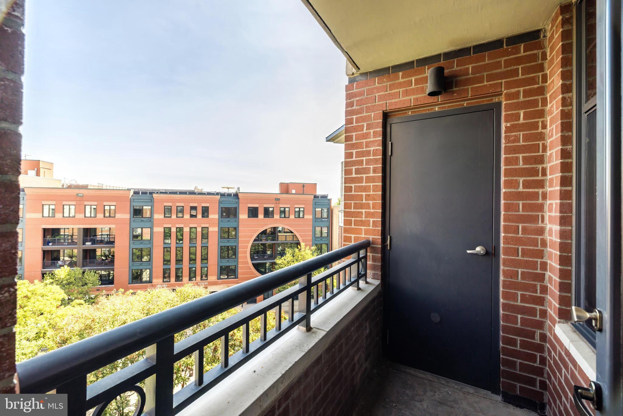 1021 N Garfield St #633