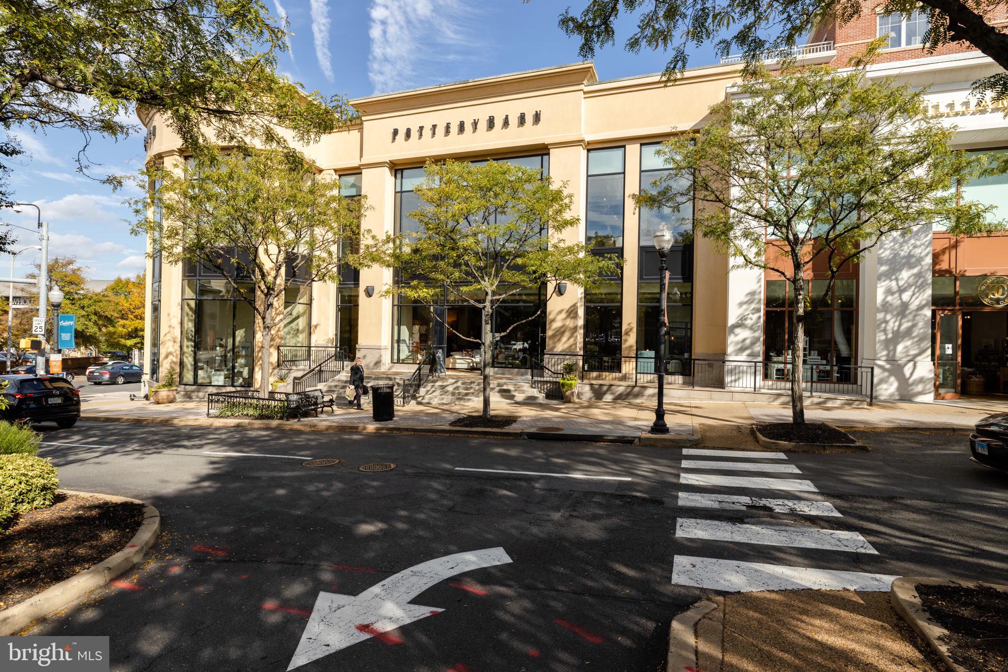 1021 N Garfield St #633