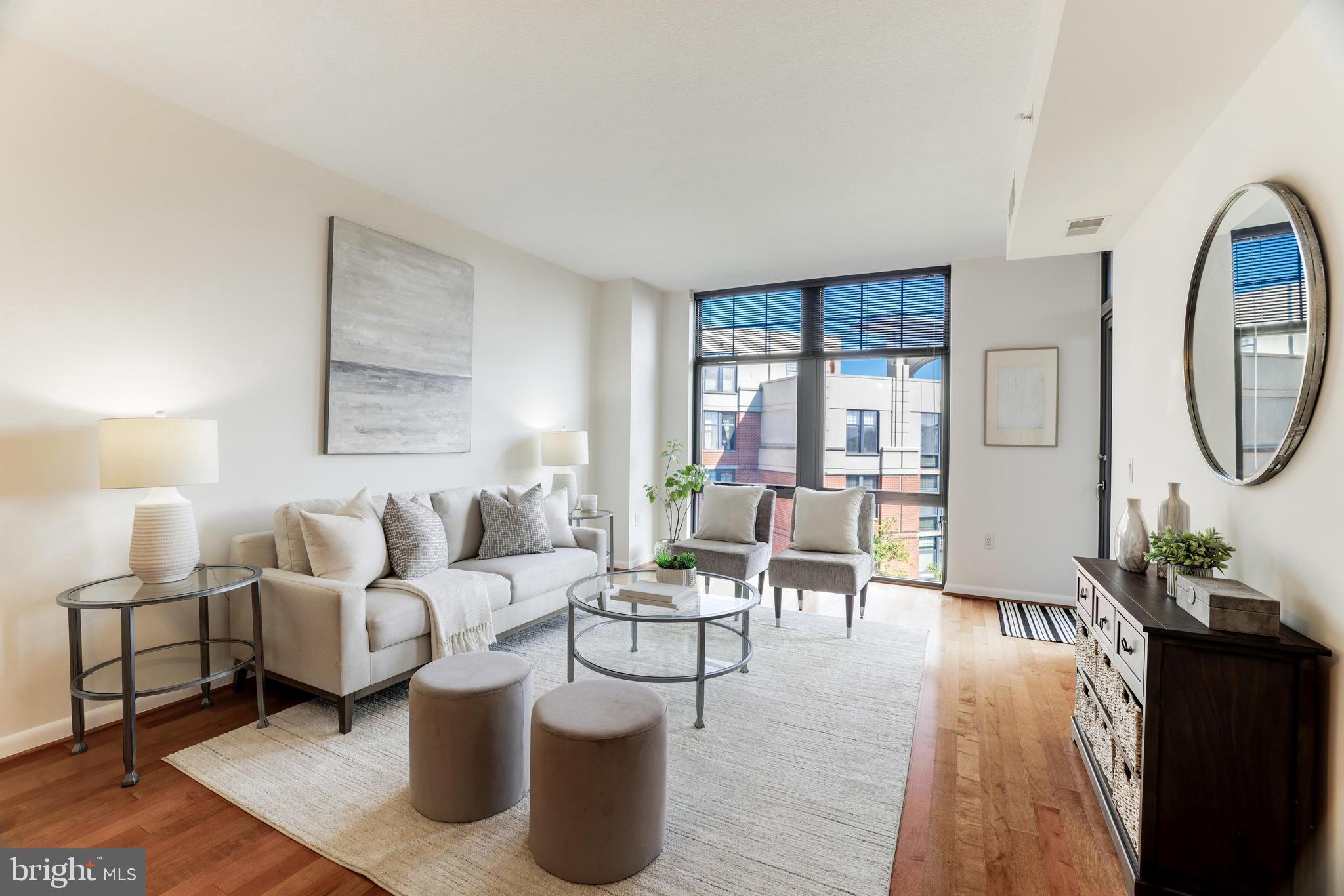 1021 N Garfield St #633