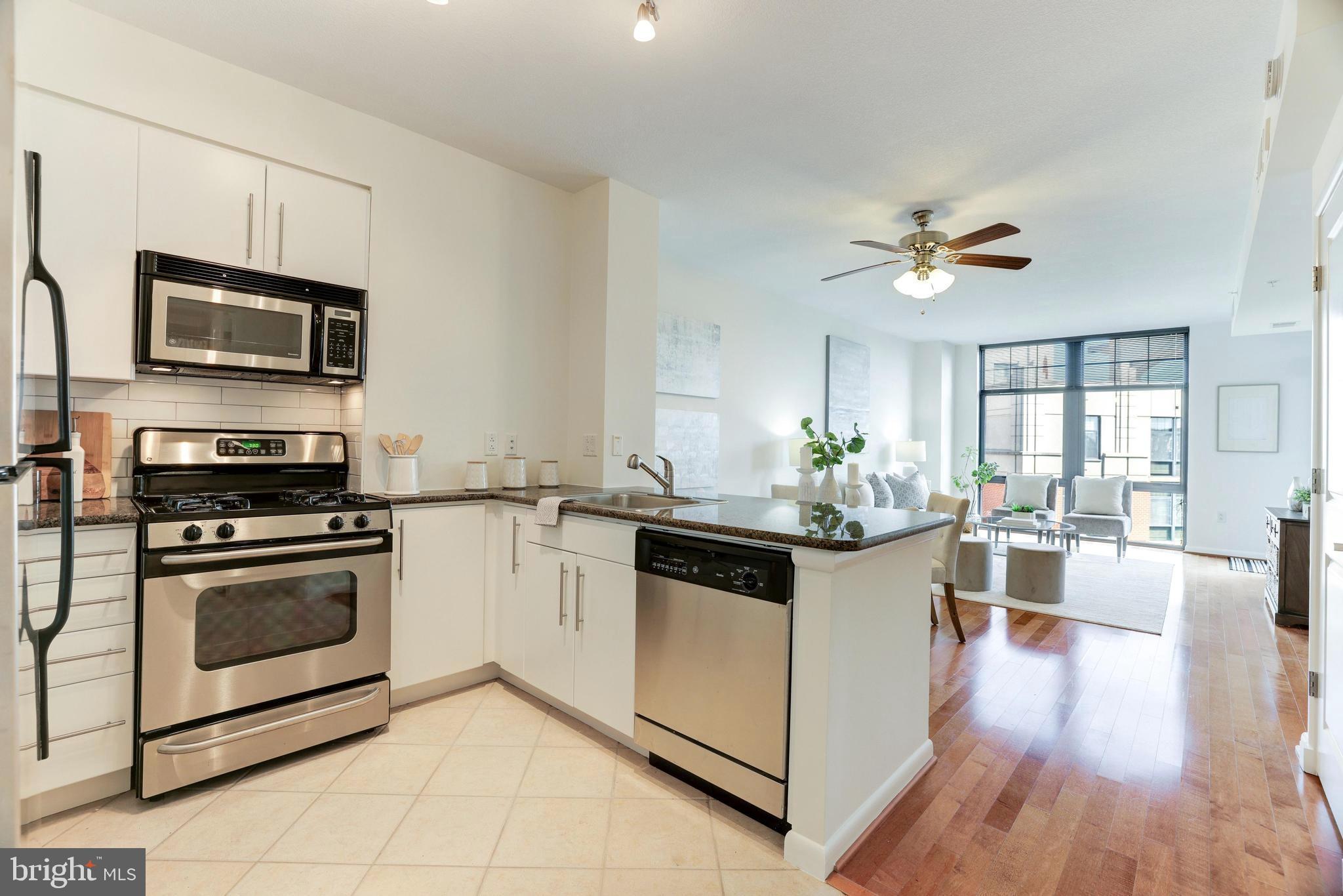 1021 N Garfield St #633