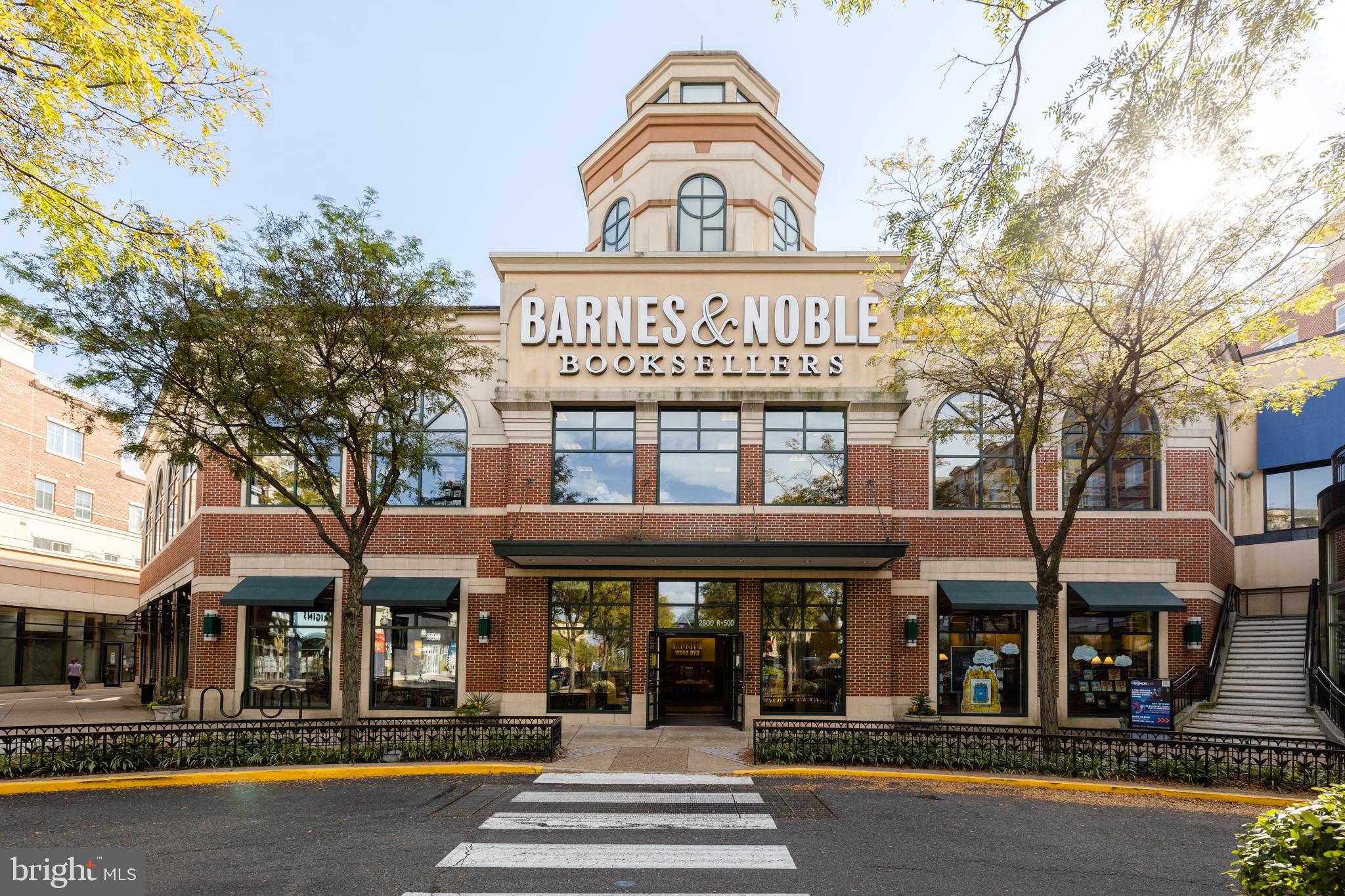 1021 N Garfield St #633