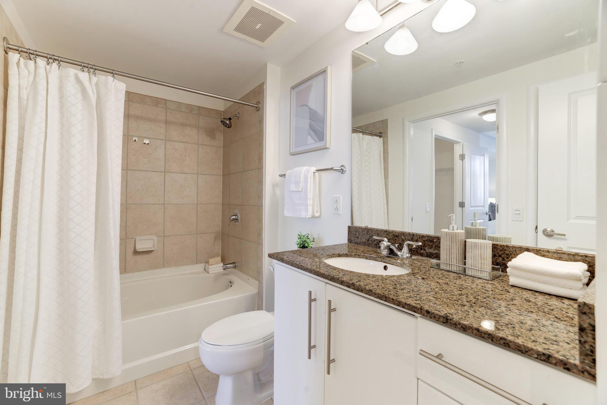 1021 N Garfield St #633