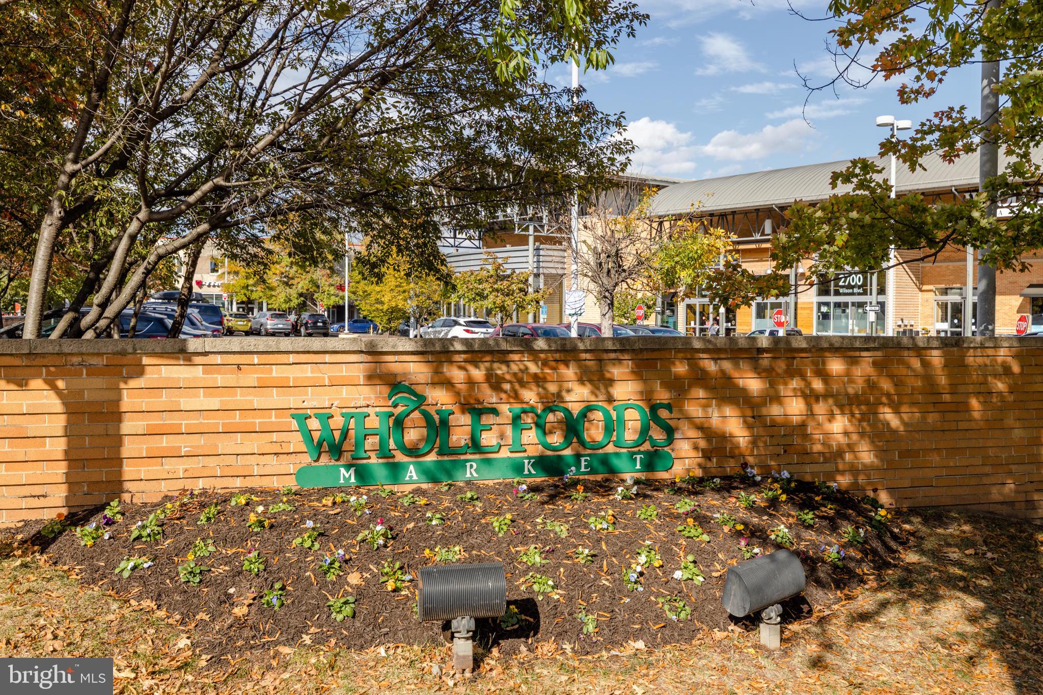 1021 N Garfield St #633