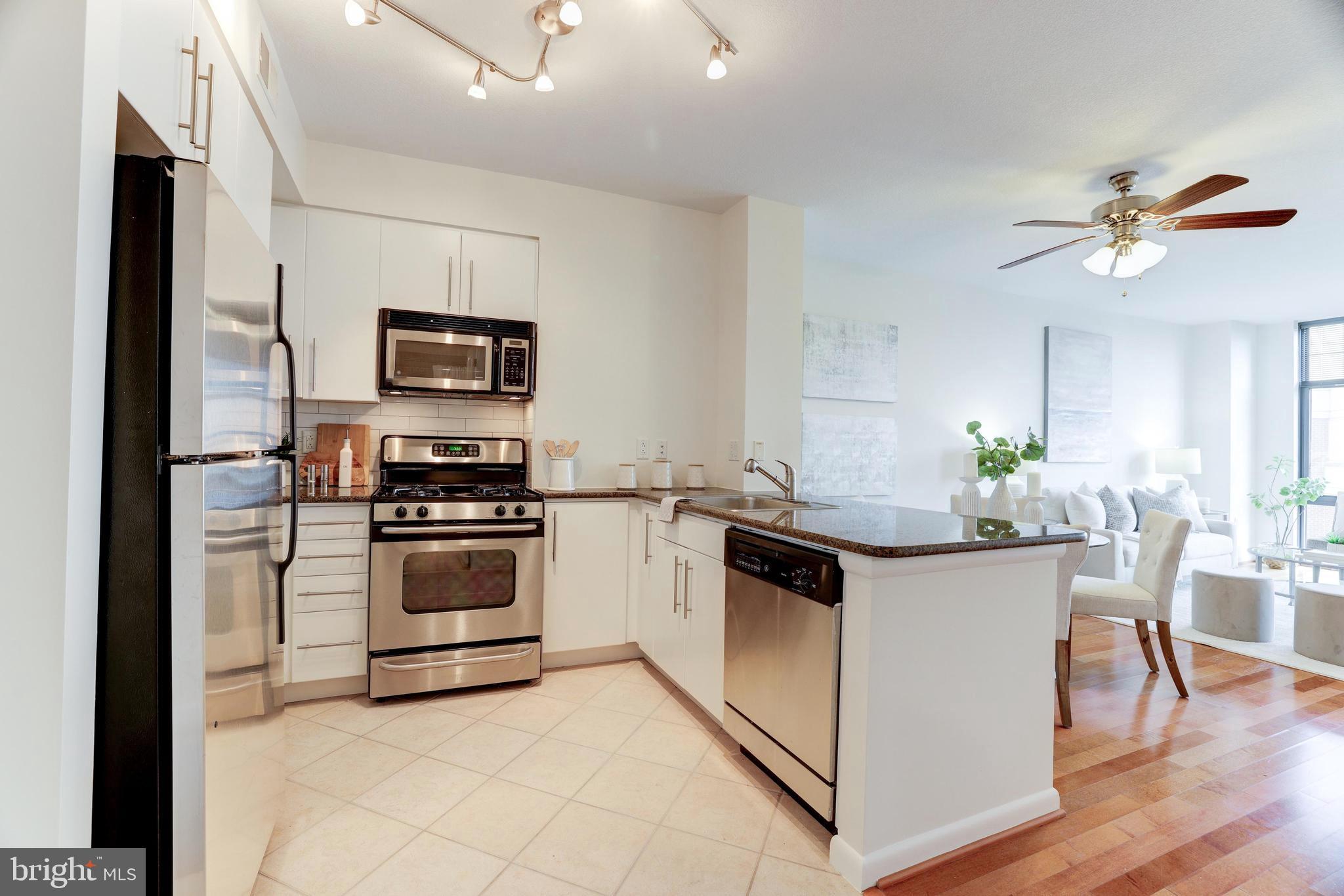 1021 N Garfield St #633