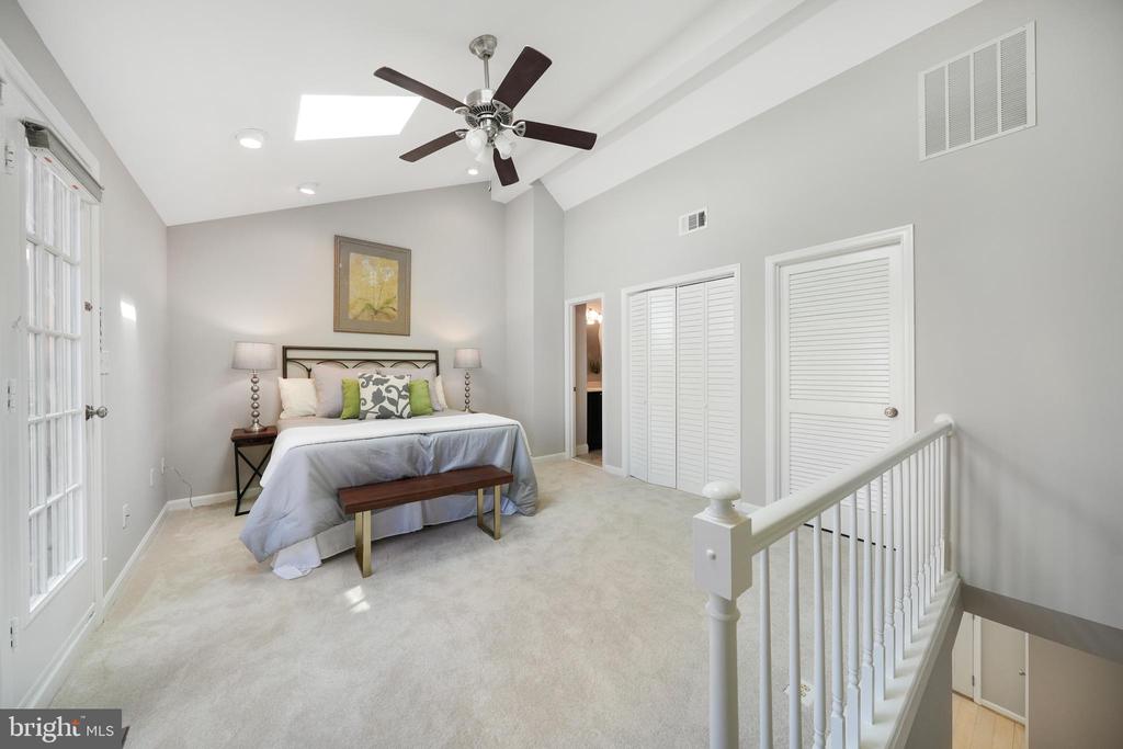 2540 Fairfax Dr #2b