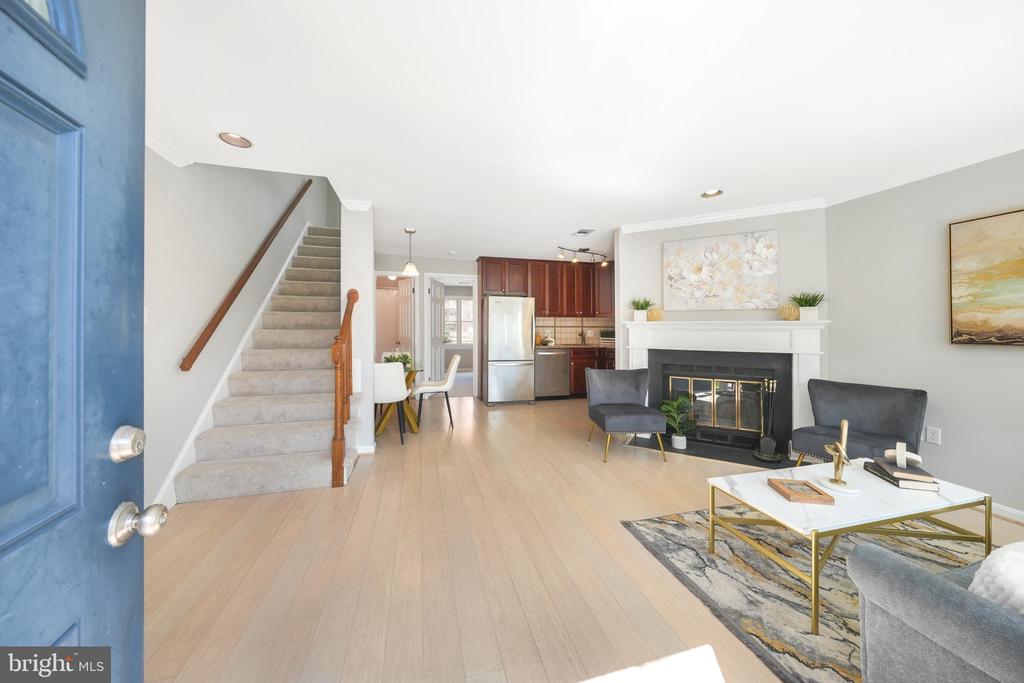 2540 Fairfax Dr #2b