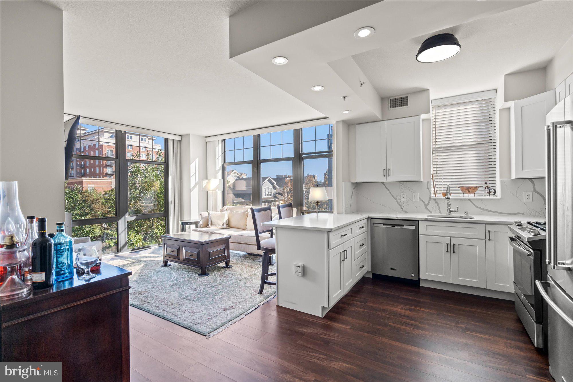 1021 N GARFIELD STREET 409