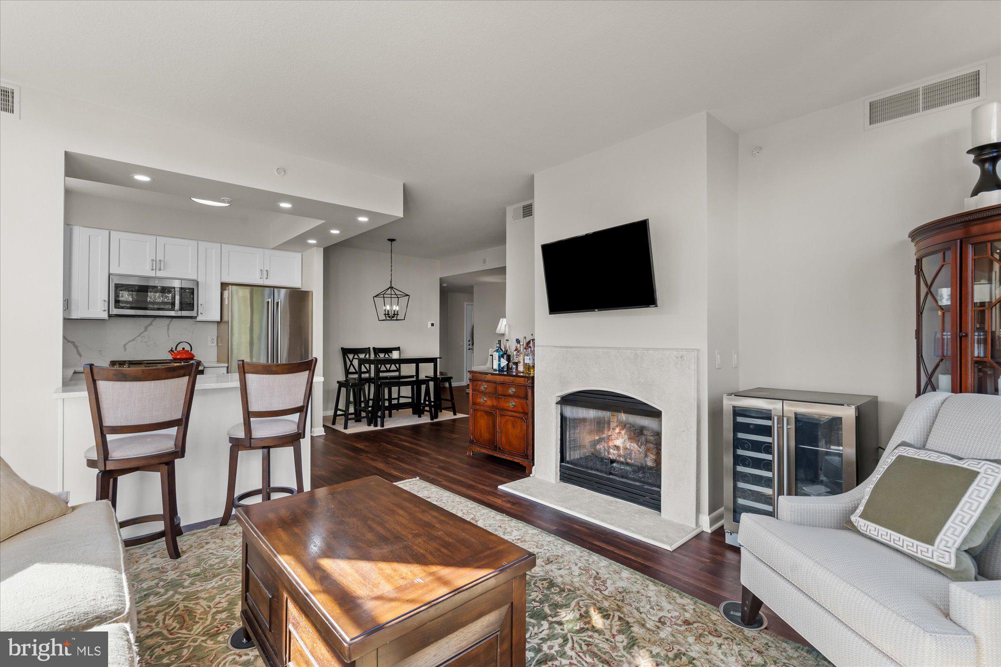 1021 N GARFIELD STREET 409