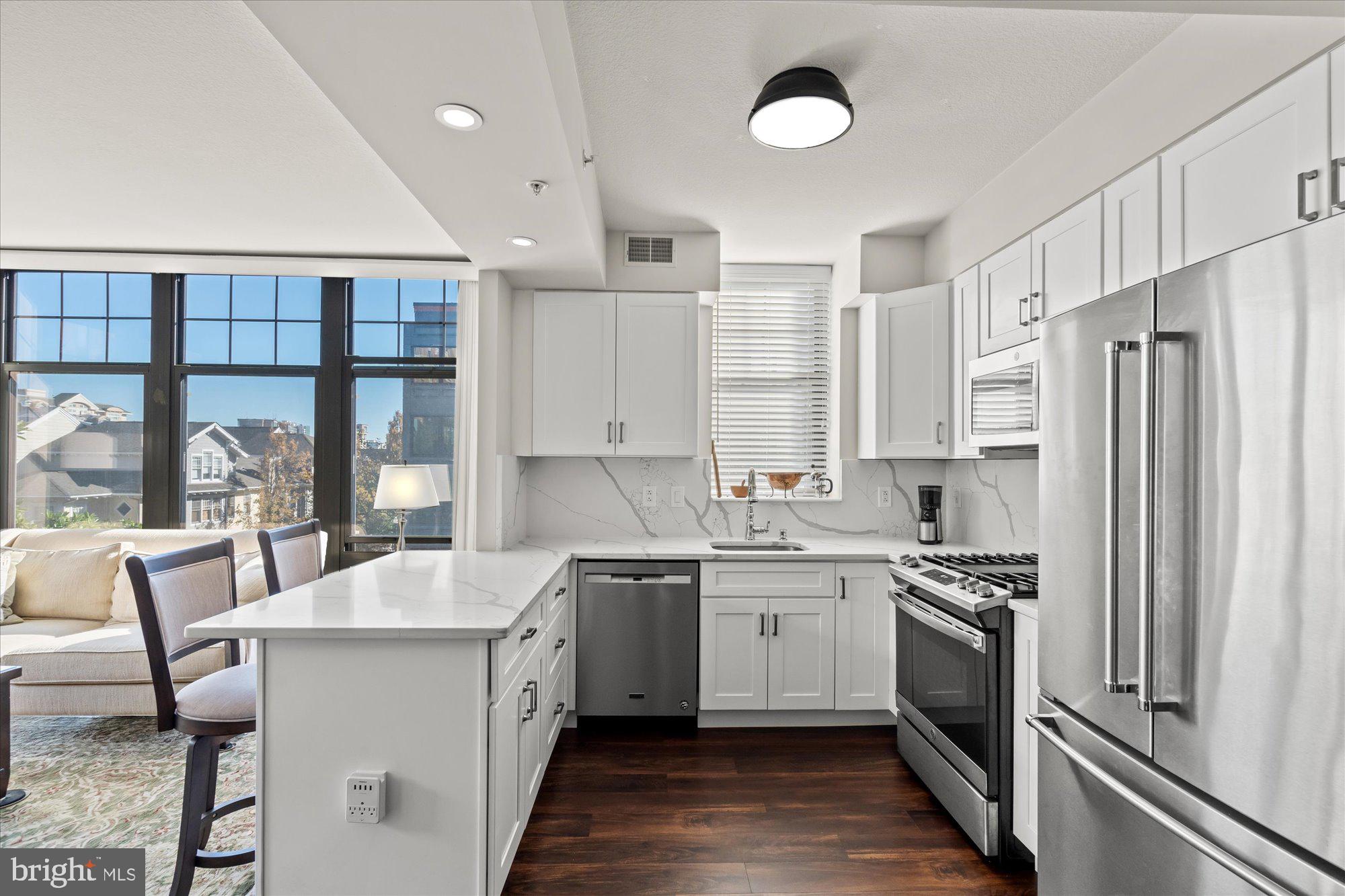 1021 N GARFIELD STREET 409