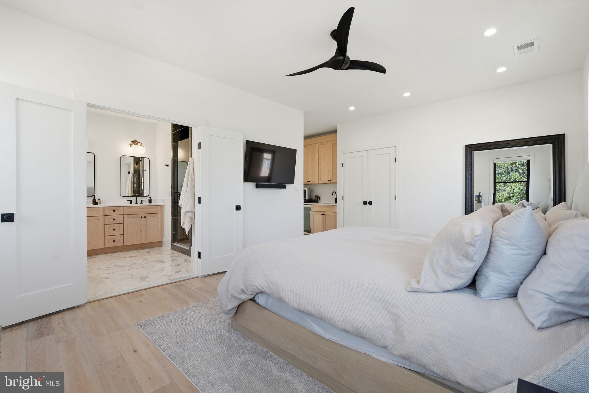 412 N CLEVELAND STREET