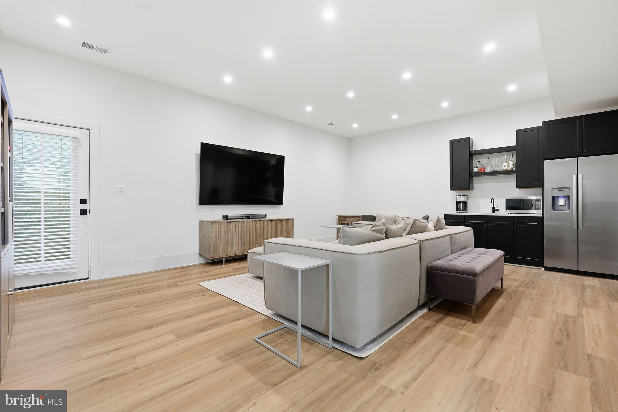 412 N CLEVELAND STREET