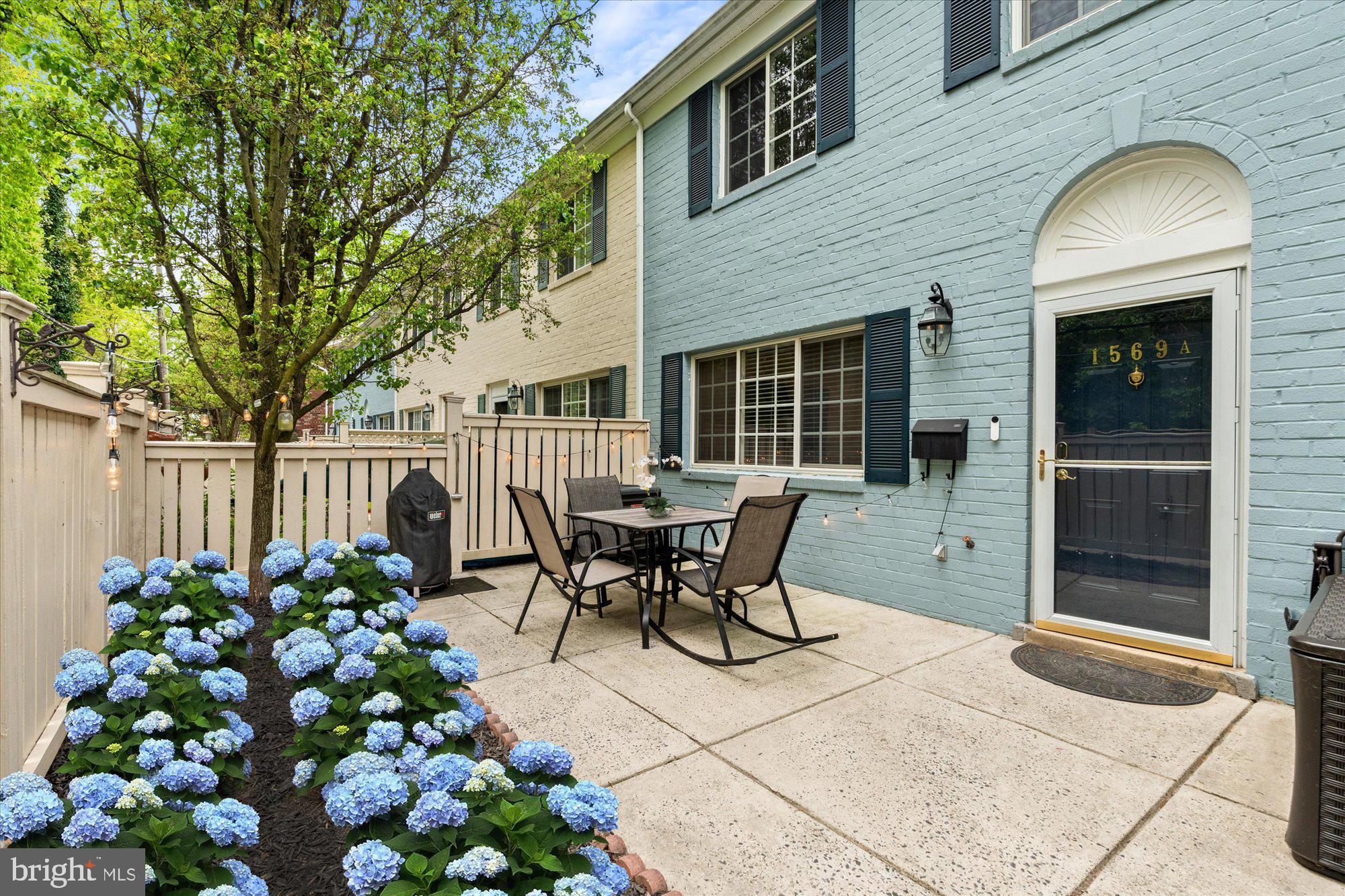 1569 N van Dorn St #A