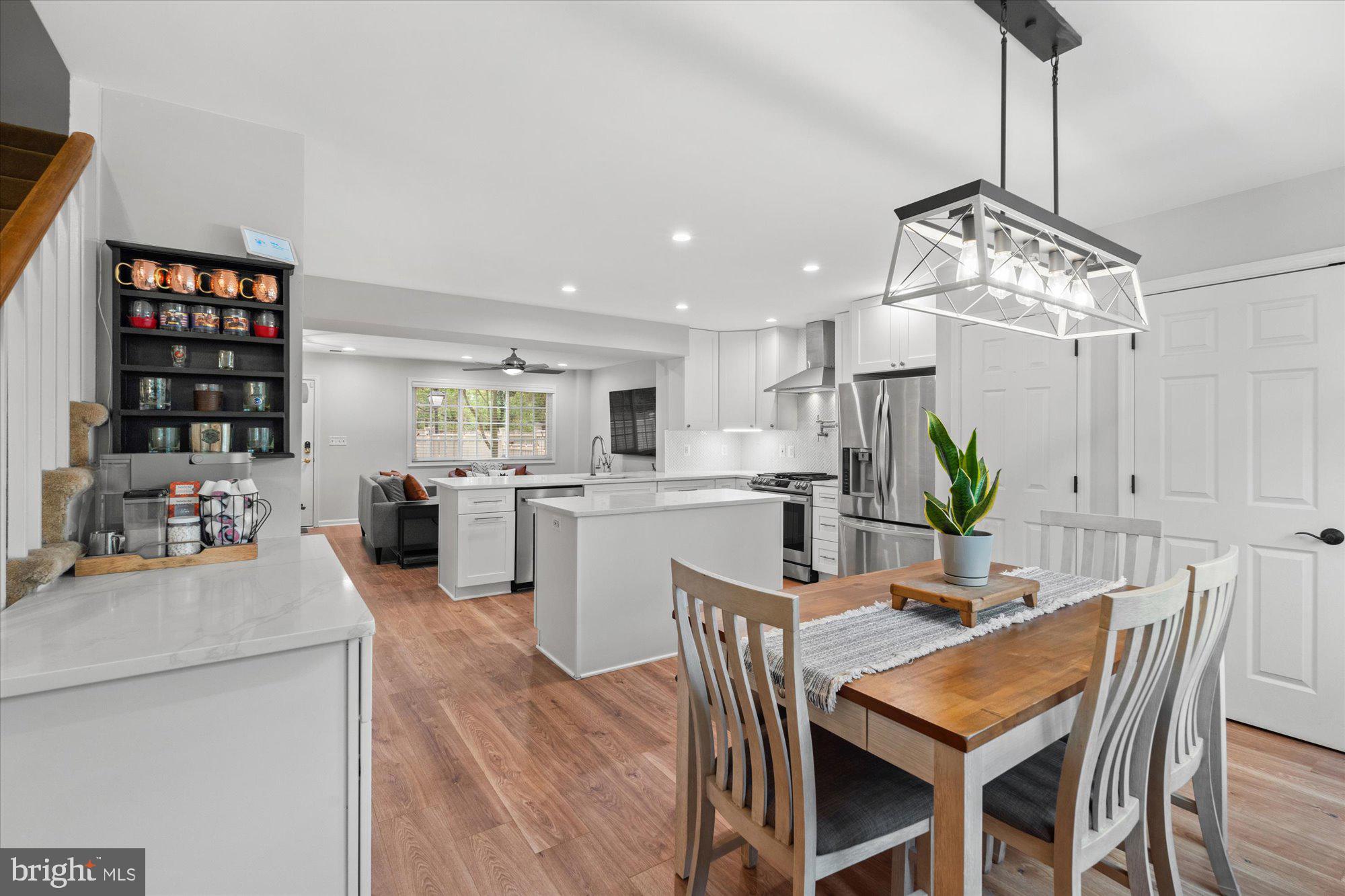 1569 N van Dorn St #A