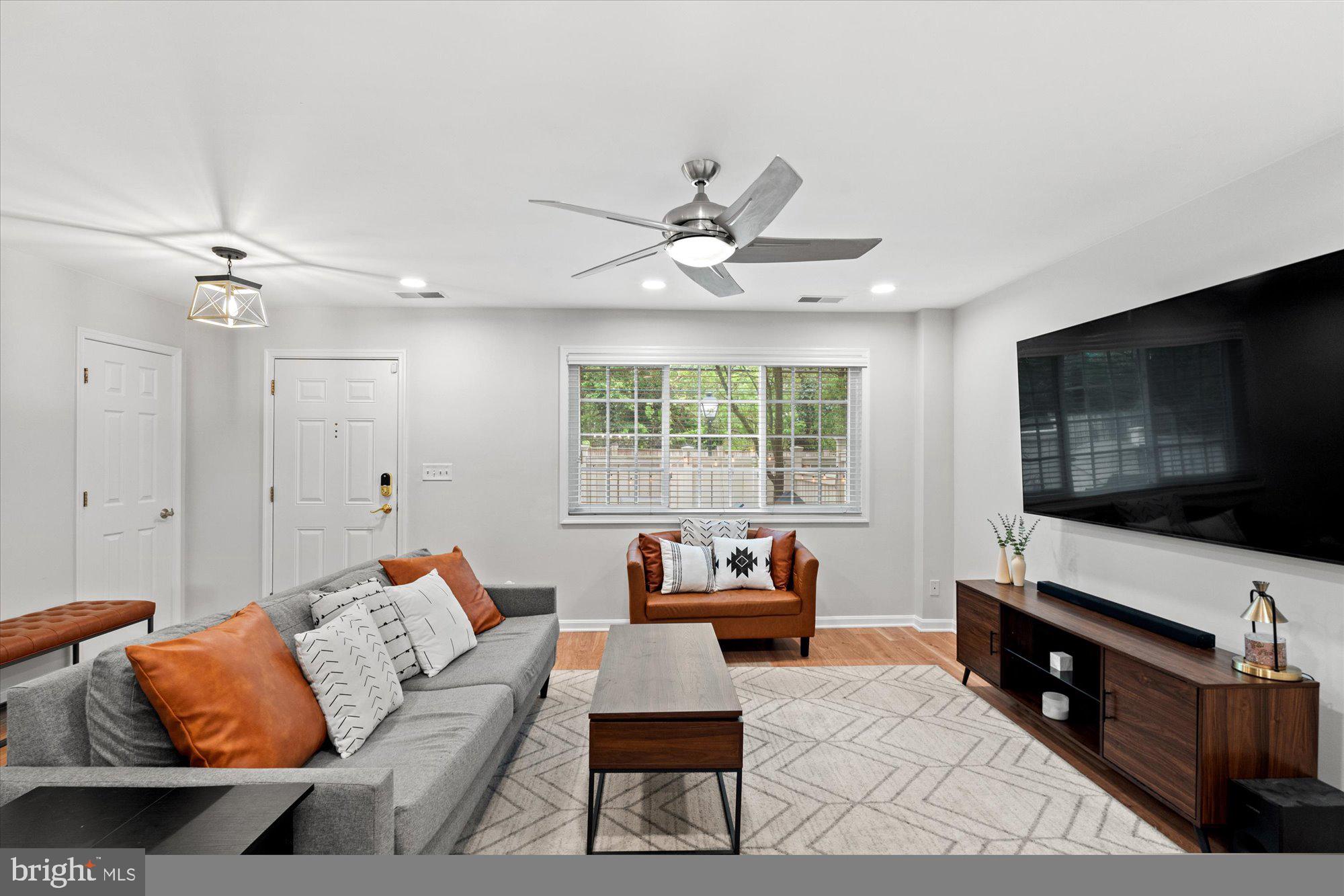 1569 N van Dorn St #A