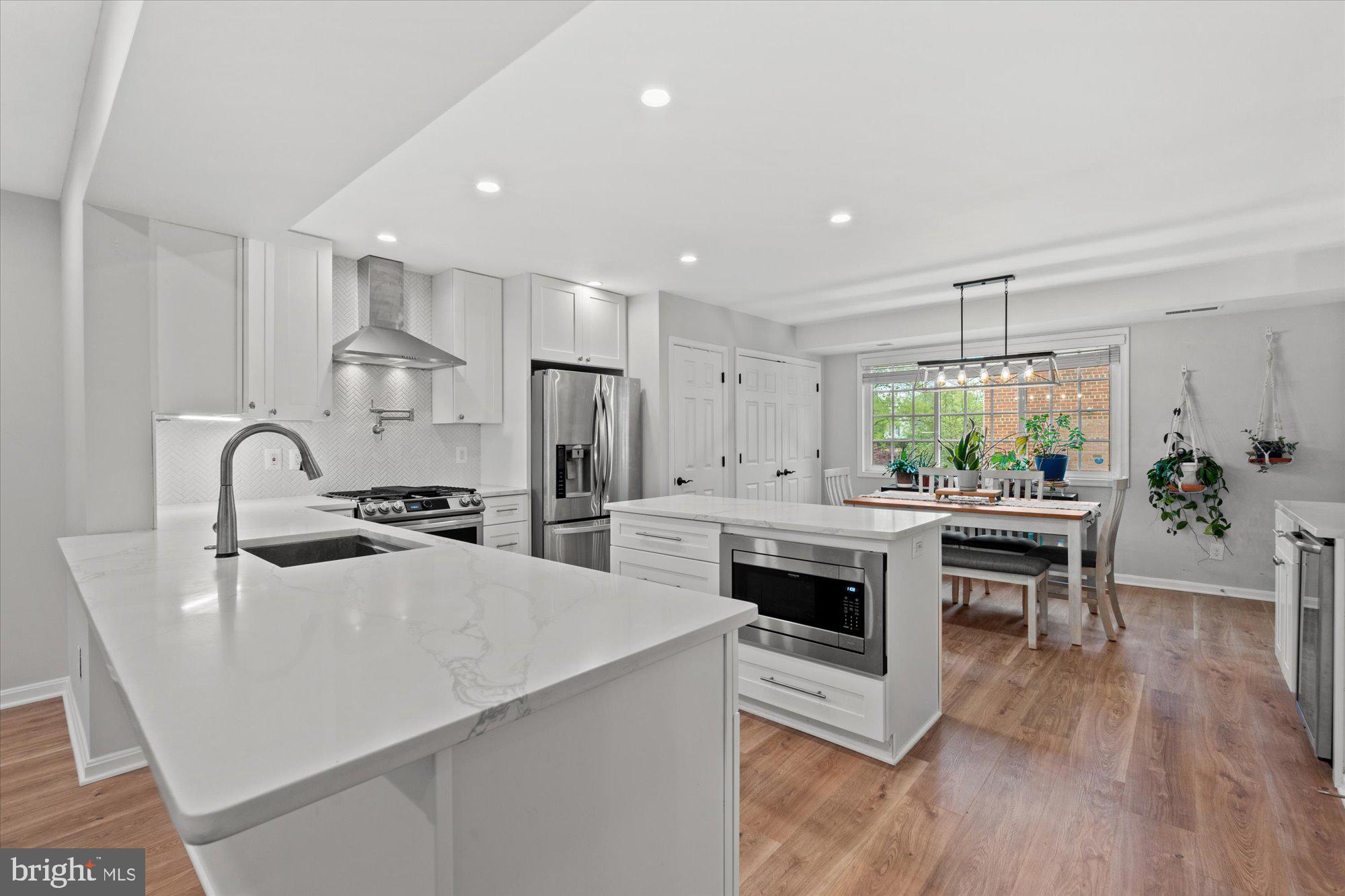 1569 N van Dorn St #A