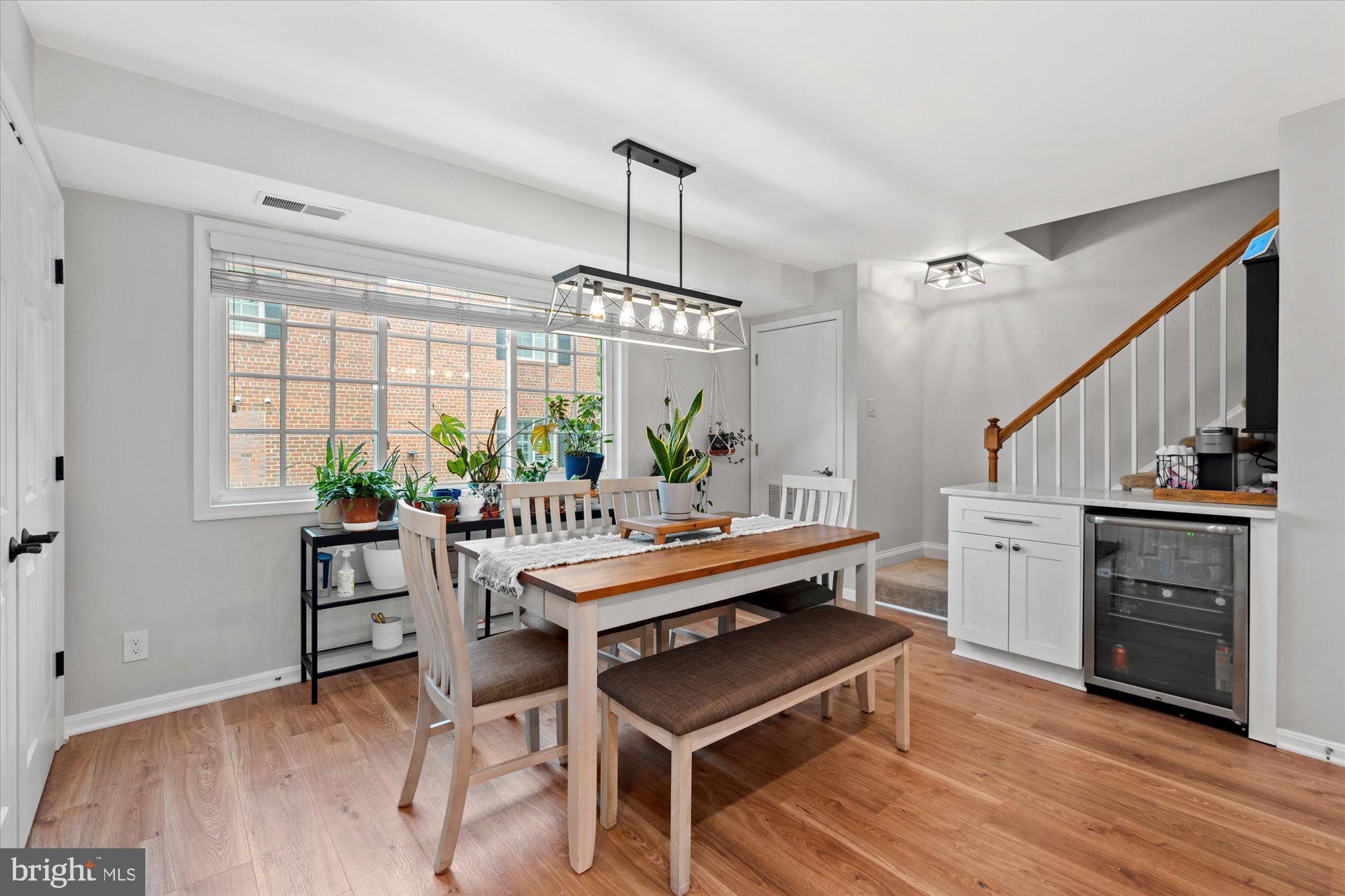 1569 N van Dorn St #A