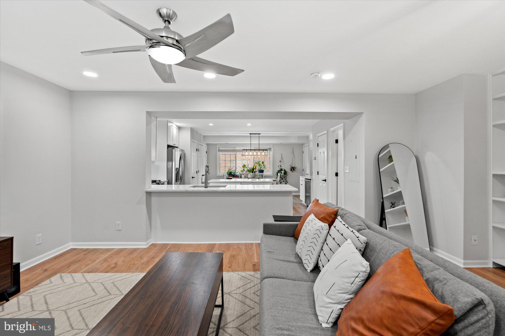 1569 N van Dorn St #A