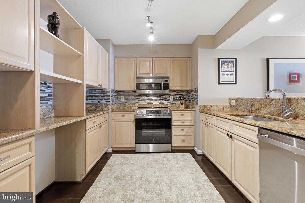 2181 JAMIESON AVENUE Unit: 510