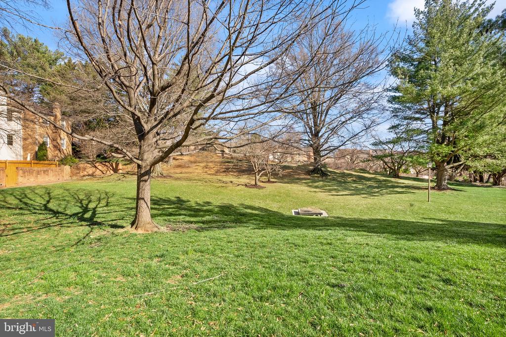 4533 Maxfield Dr