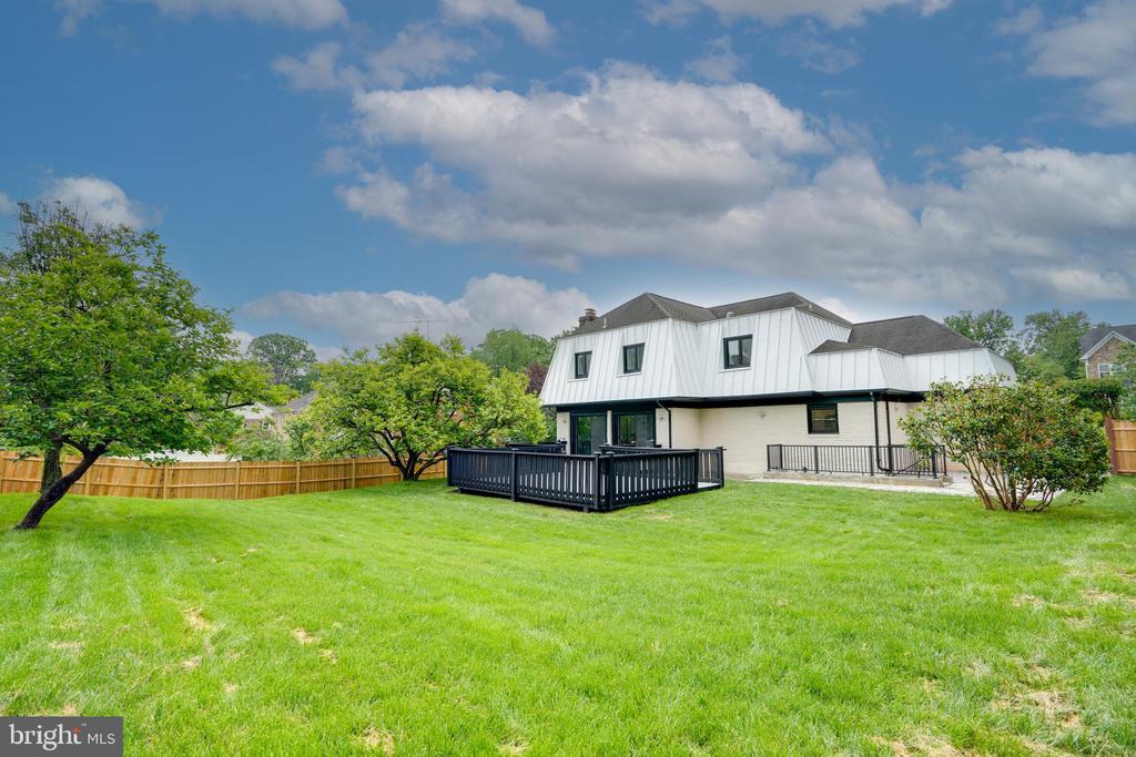 7434 Mason Ln
