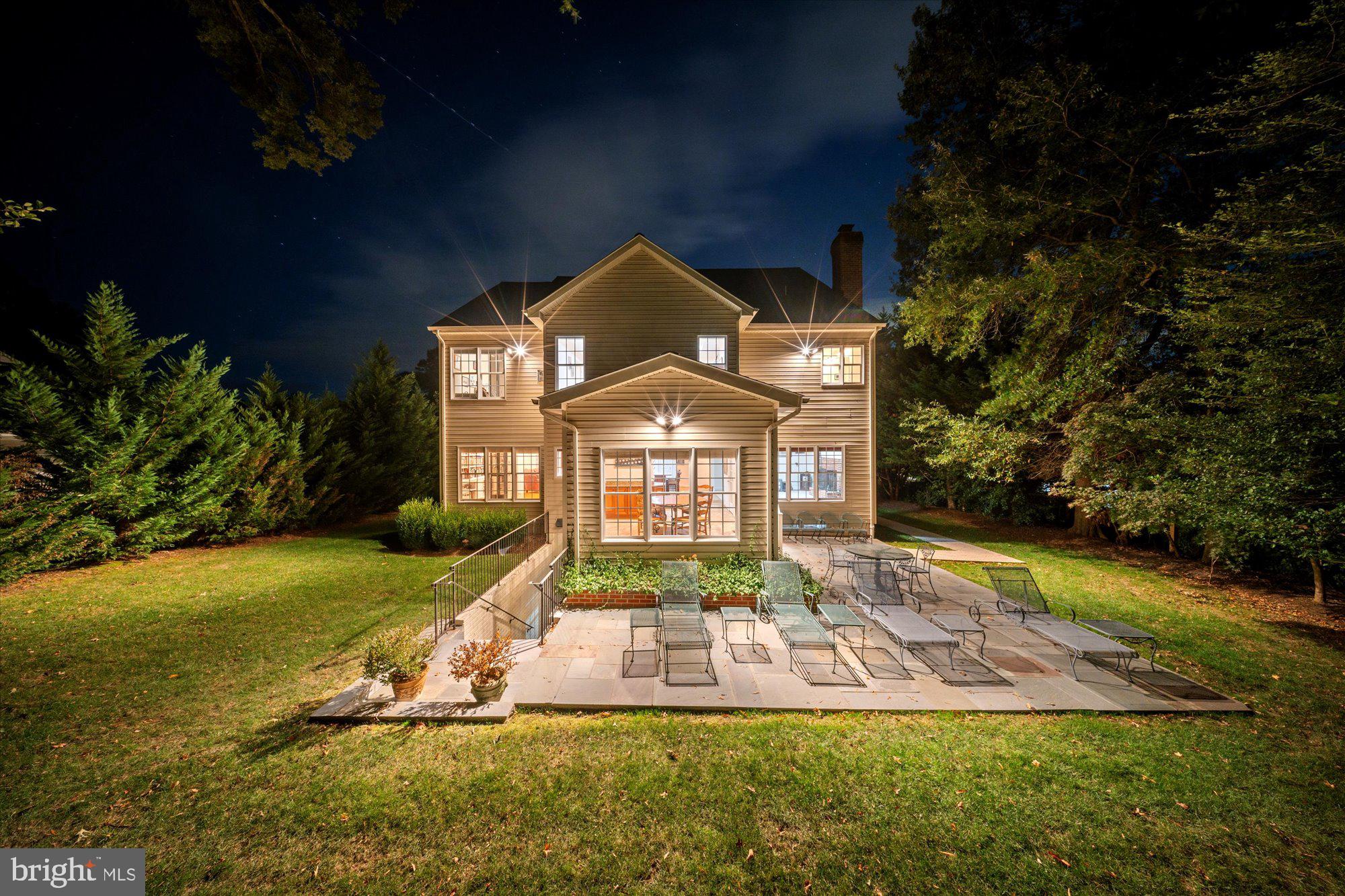 8413 W BOULEVARD DRIVE