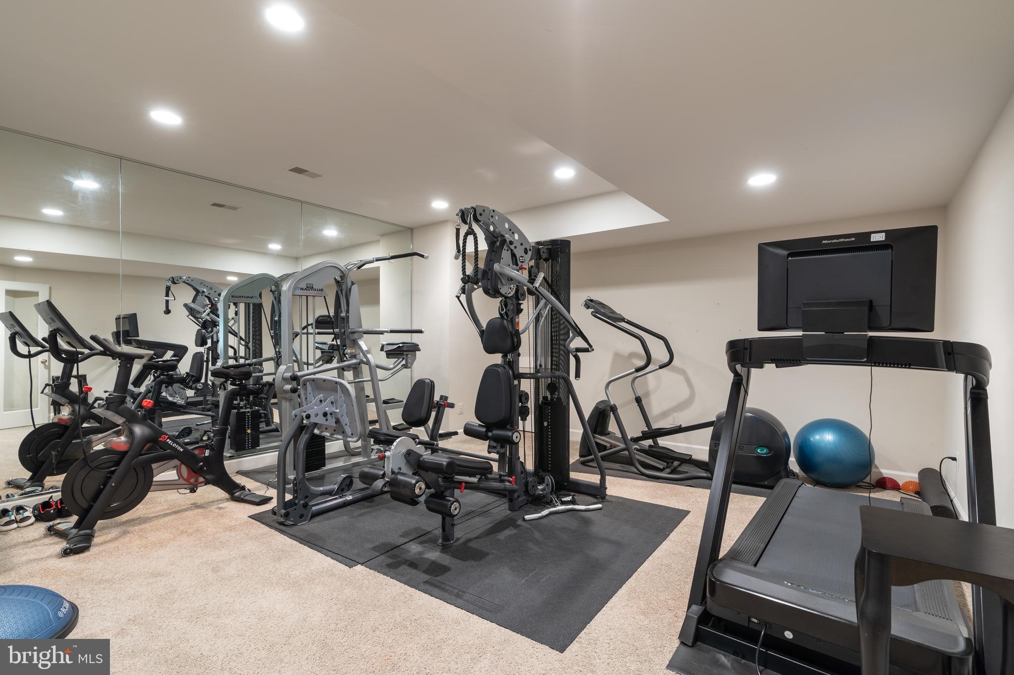 7818 CROWNHURST COURT