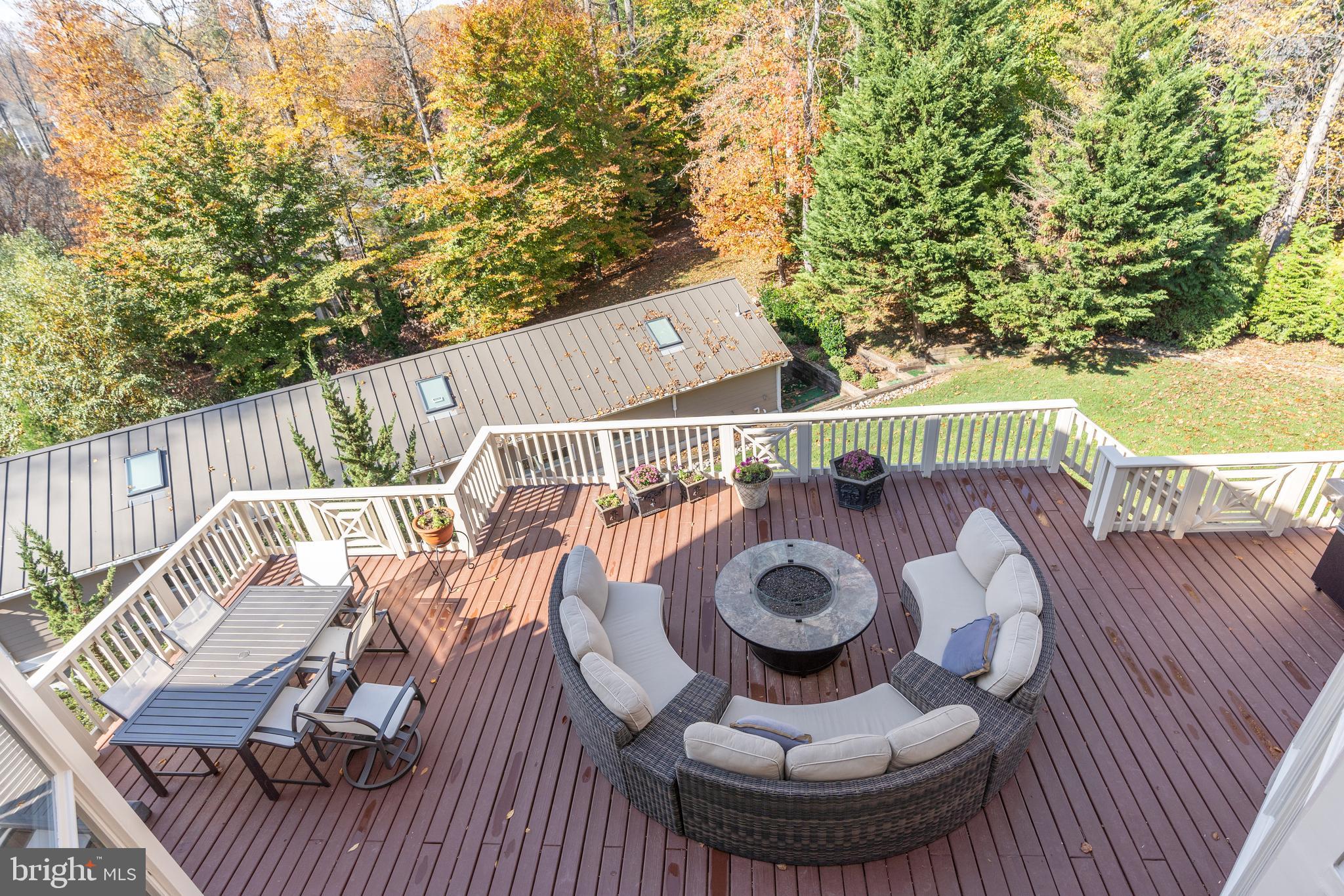 7818 CROWNHURST COURT