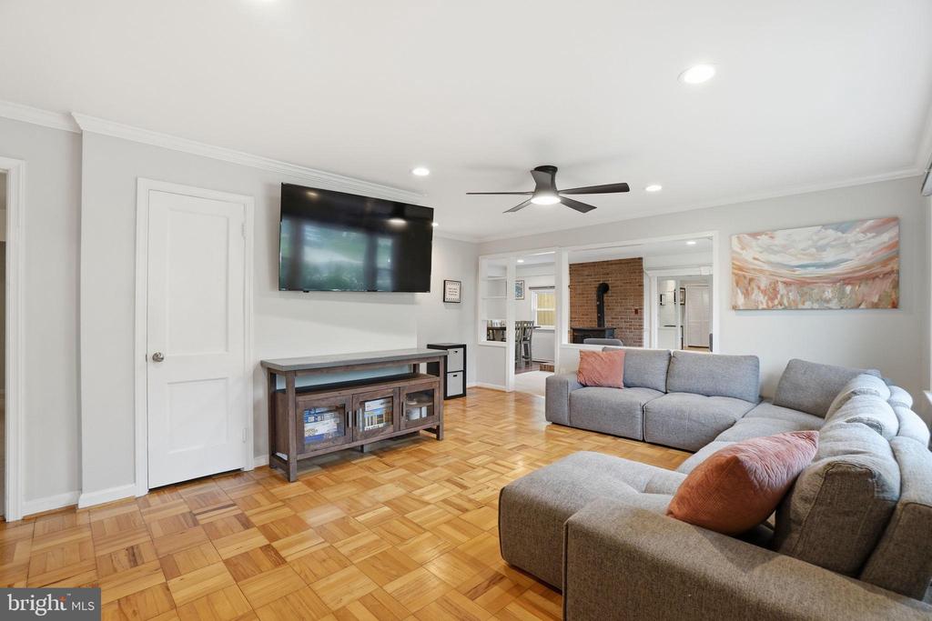 6626 DORSET DRIVE