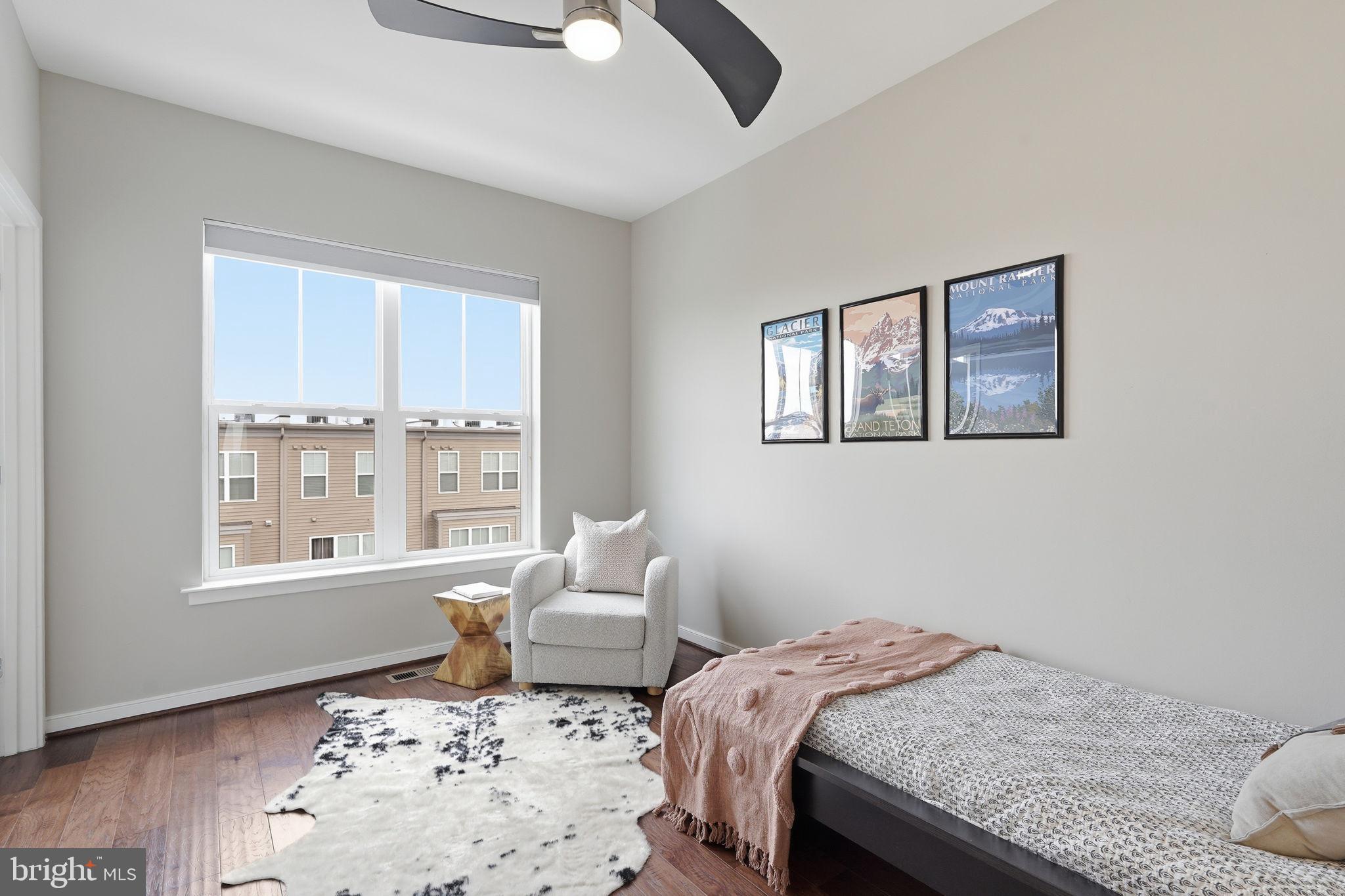 23000 LAVALLETTE SQUARE