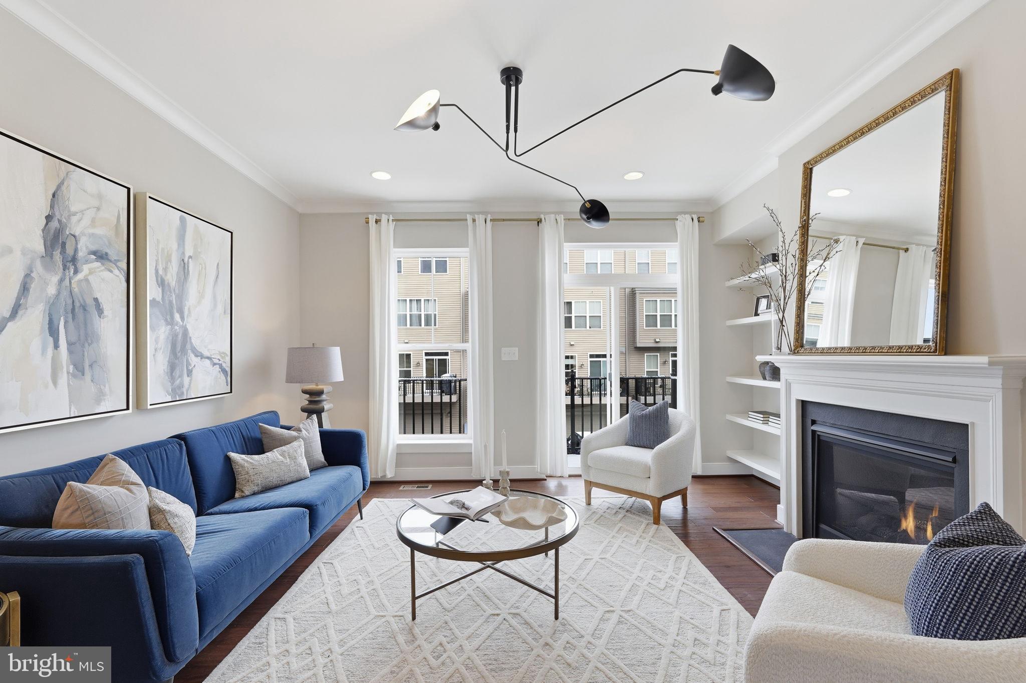 23000 LAVALLETTE SQUARE