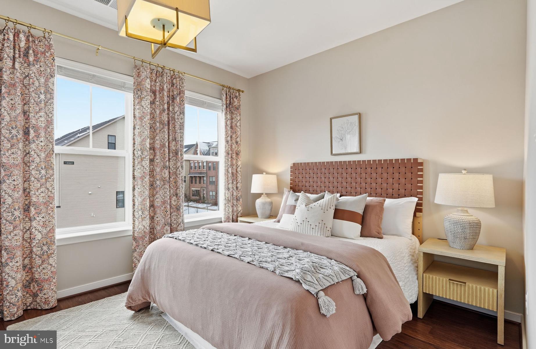 23000 LAVALLETTE SQUARE