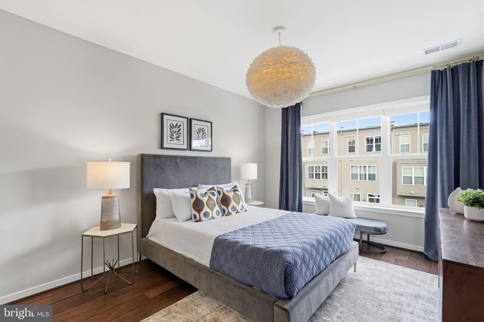 23000 LAVALLETTE SQUARE