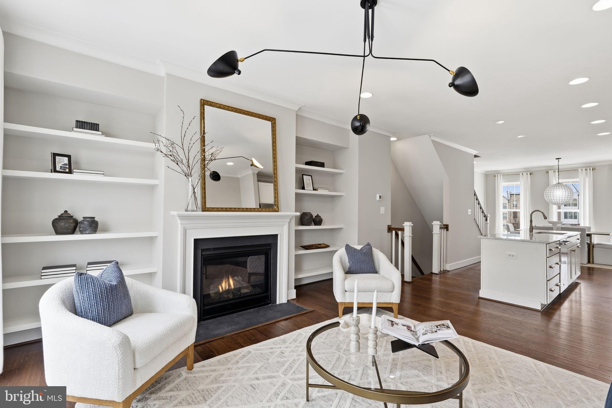 23000 LAVALLETTE SQUARE