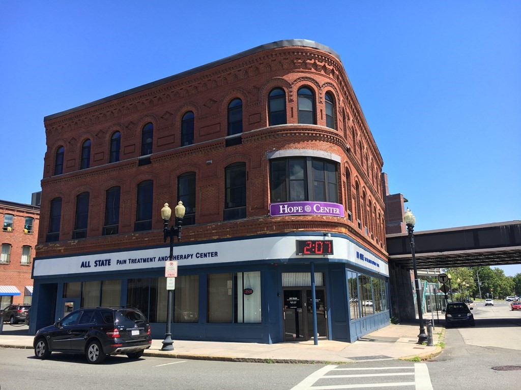 1-25 Munroe Street