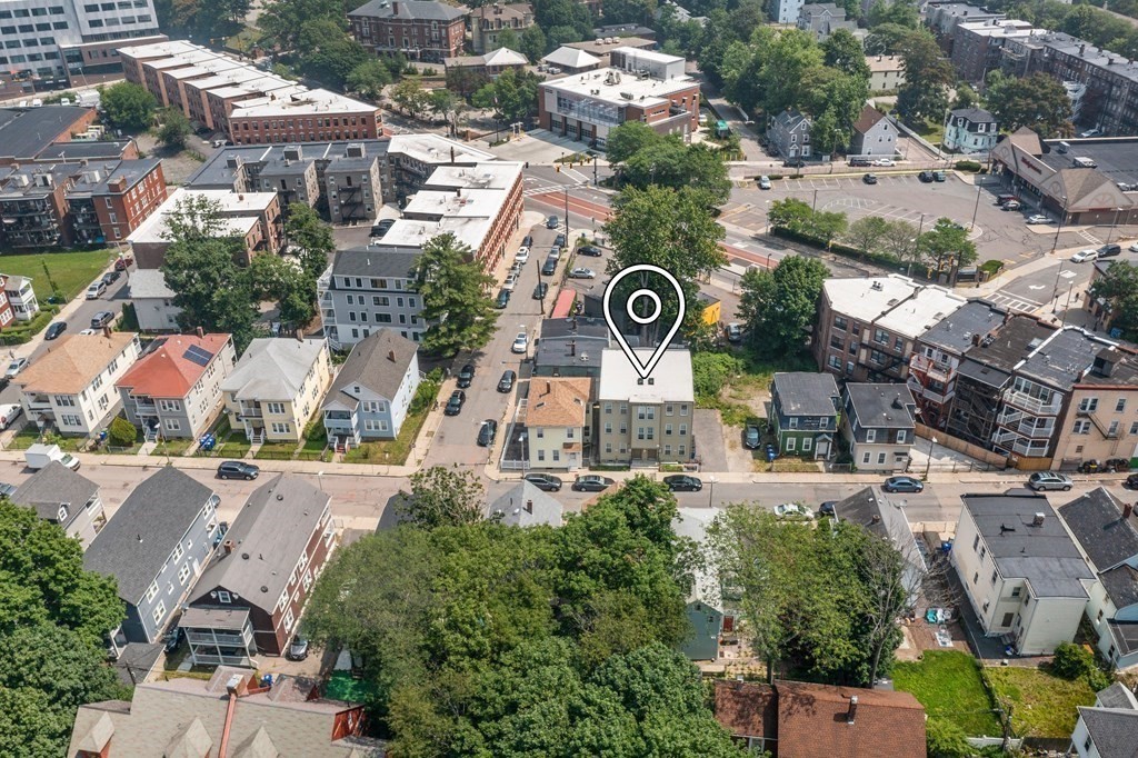 39-41 W Walnut Park