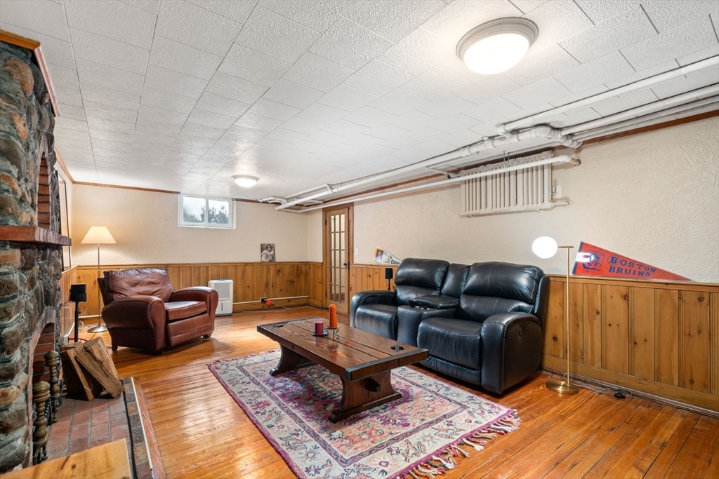175 Jason St