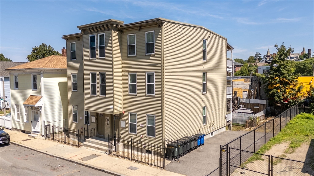 39-41 W Walnut Pk